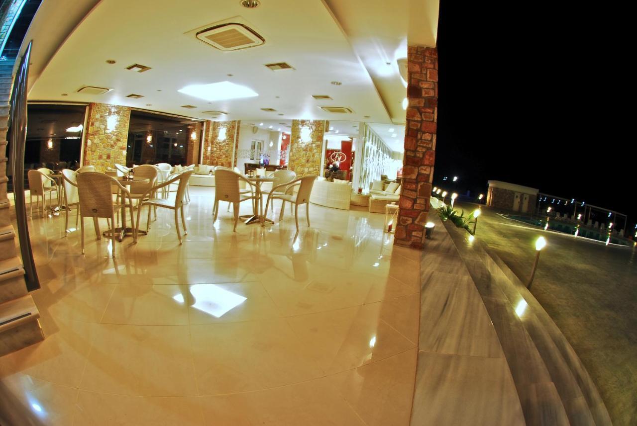 Antonios Village & 4*