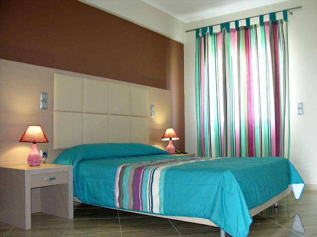 Antonios Village & 4*