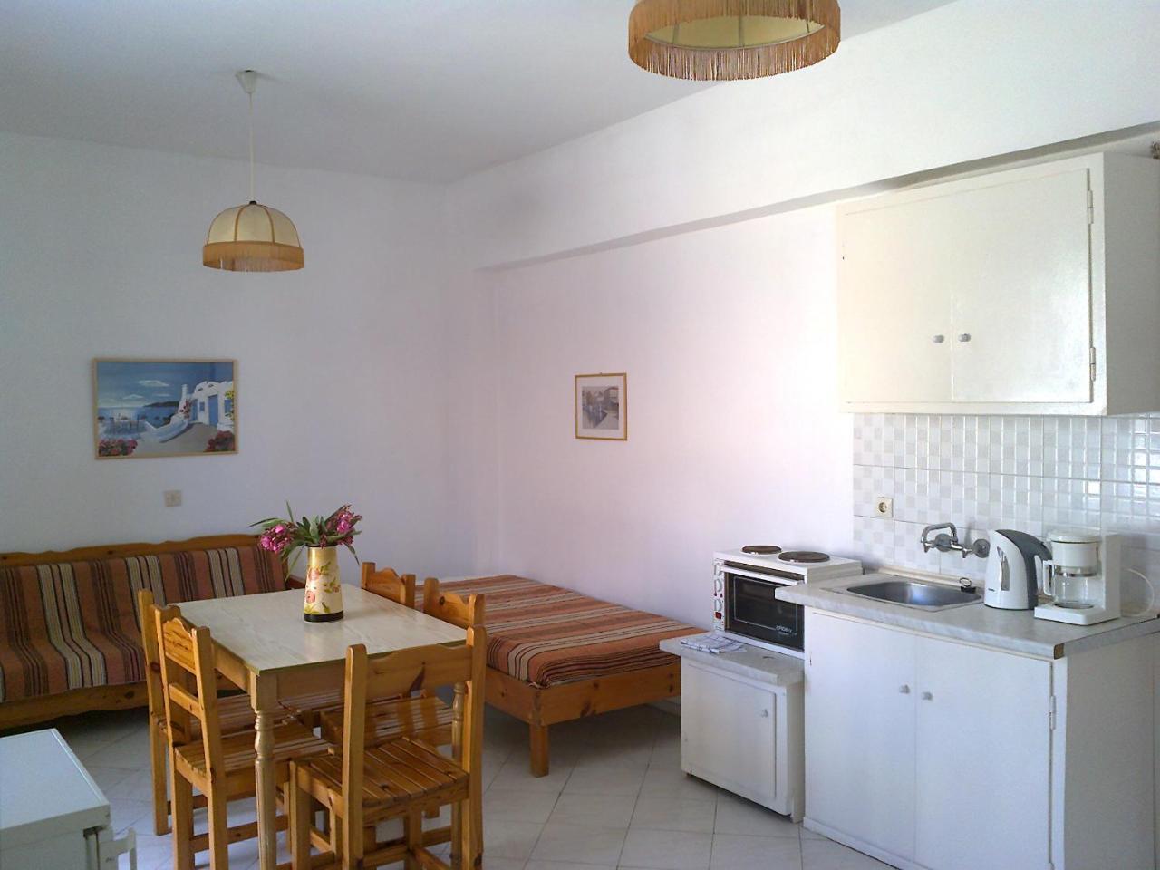 Front Salvanos Aparthotel Acharavi (Corfu)