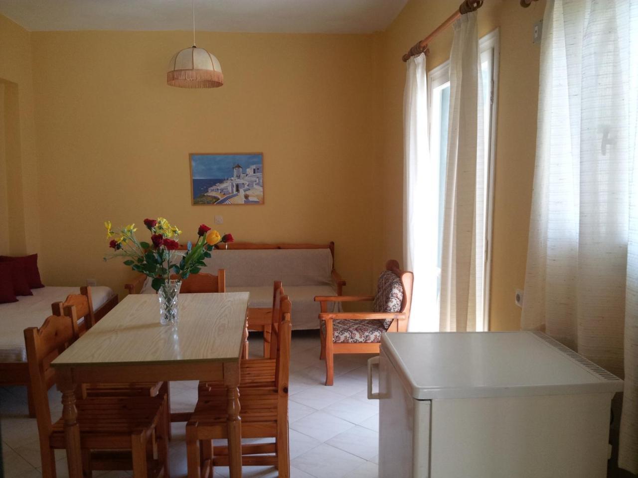 Front Salvanos Aparthotel 2*
