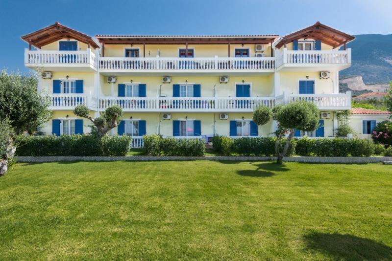 Nostos Hotel 3*