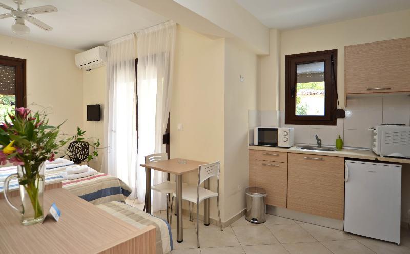 Somnia Skiathos Town