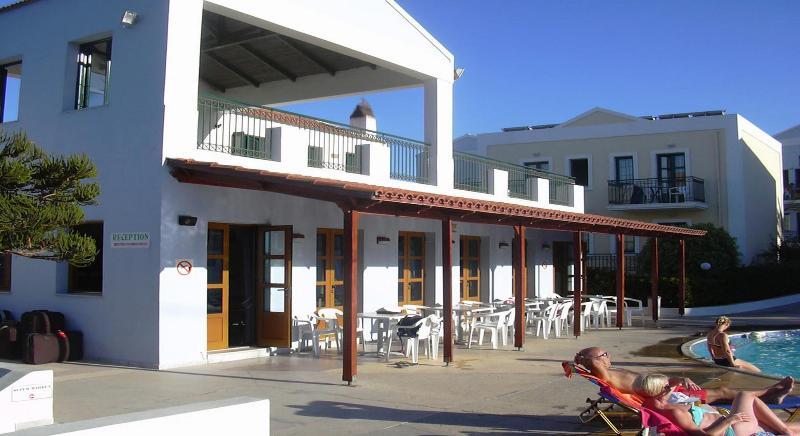 Aparthotel Camari Garden 3*