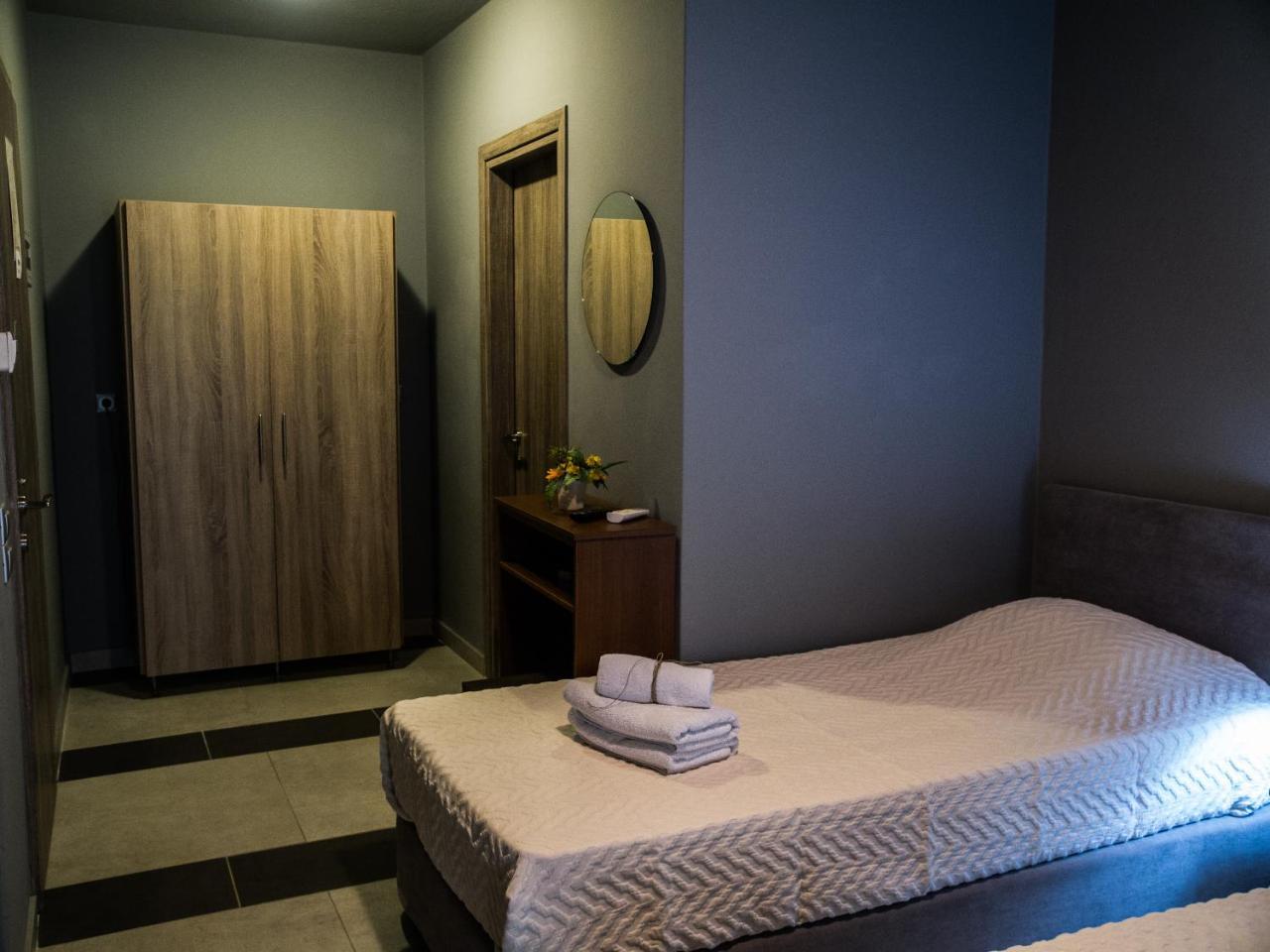 Aparthotel Gina'S Studios 3*