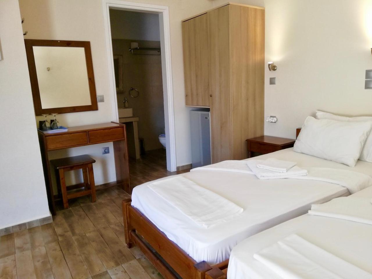 Pounti Guest house *