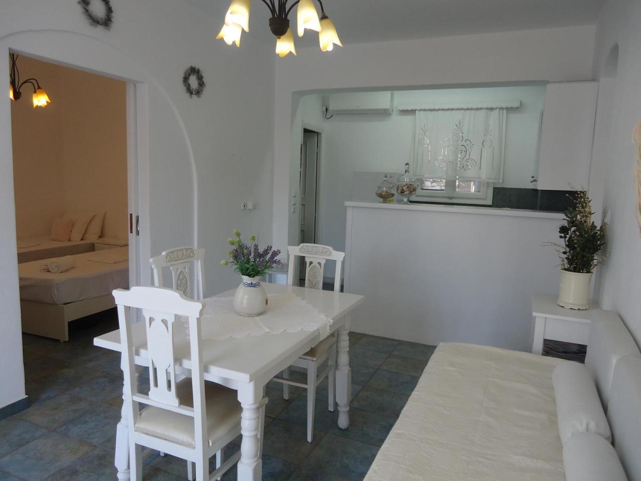 Vavanos Studios Naousa (Paros)