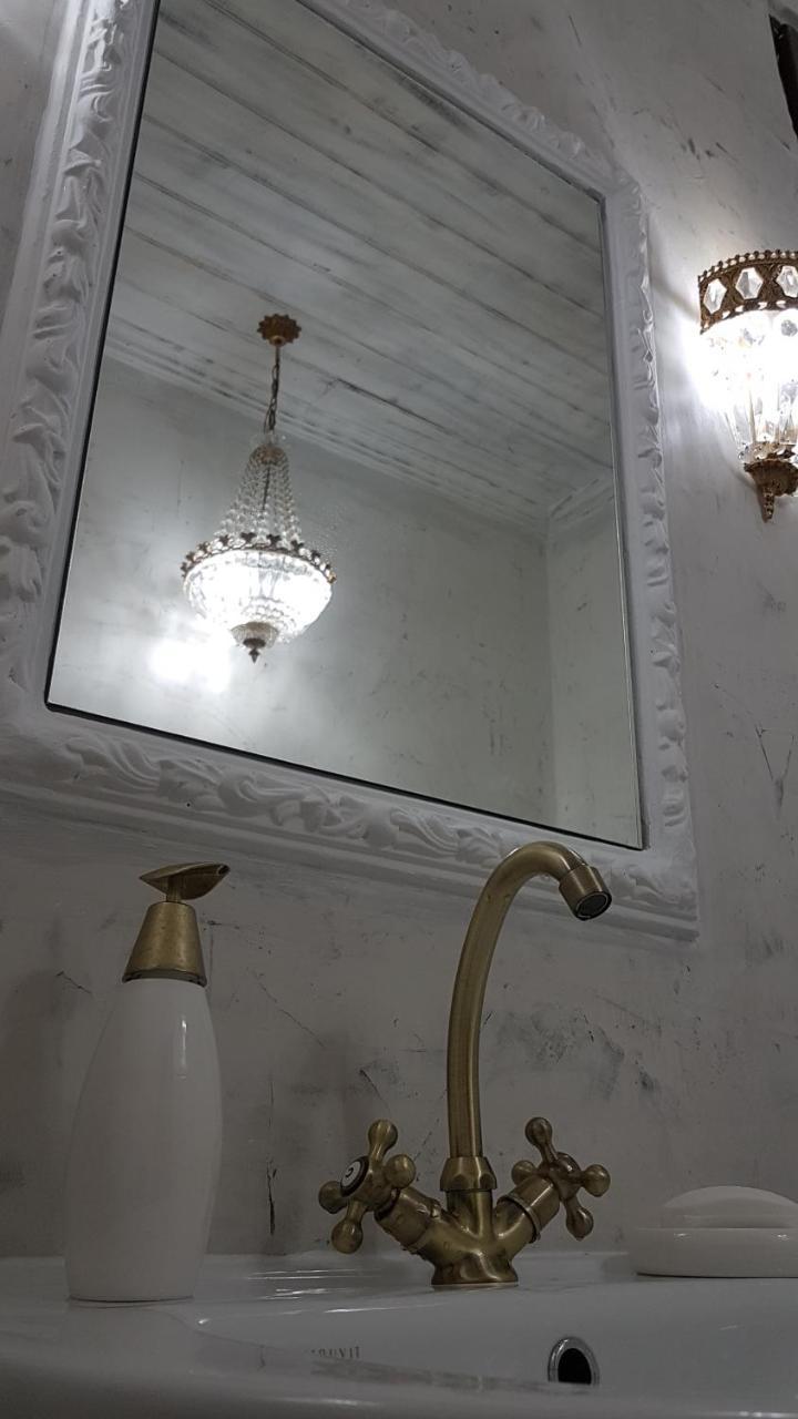 Luxury Athina *
