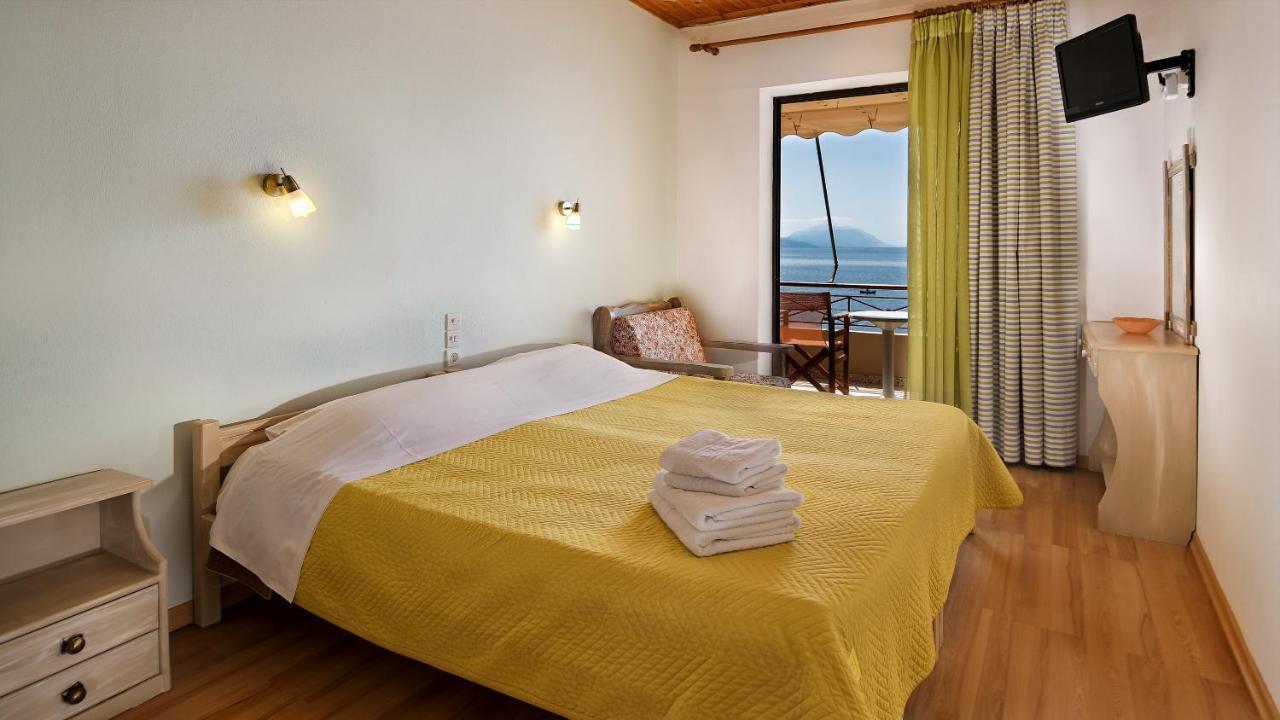 Aparthotel Pharos
