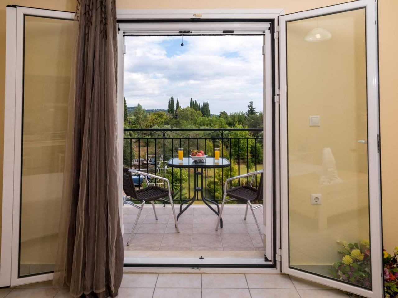 Dallas Aparthotel Svoronata