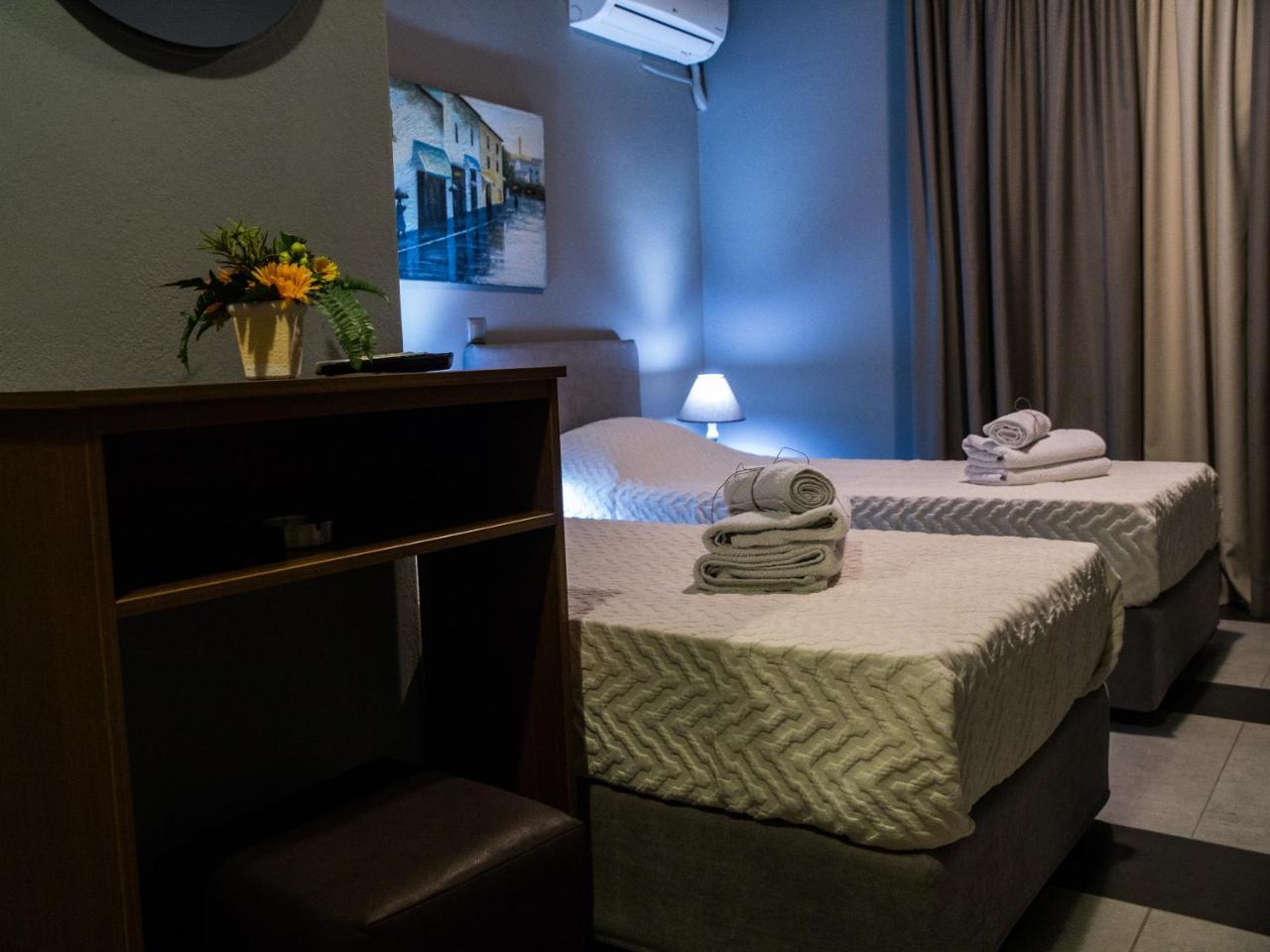 Gina'S Studios Aparthotel Aliveri