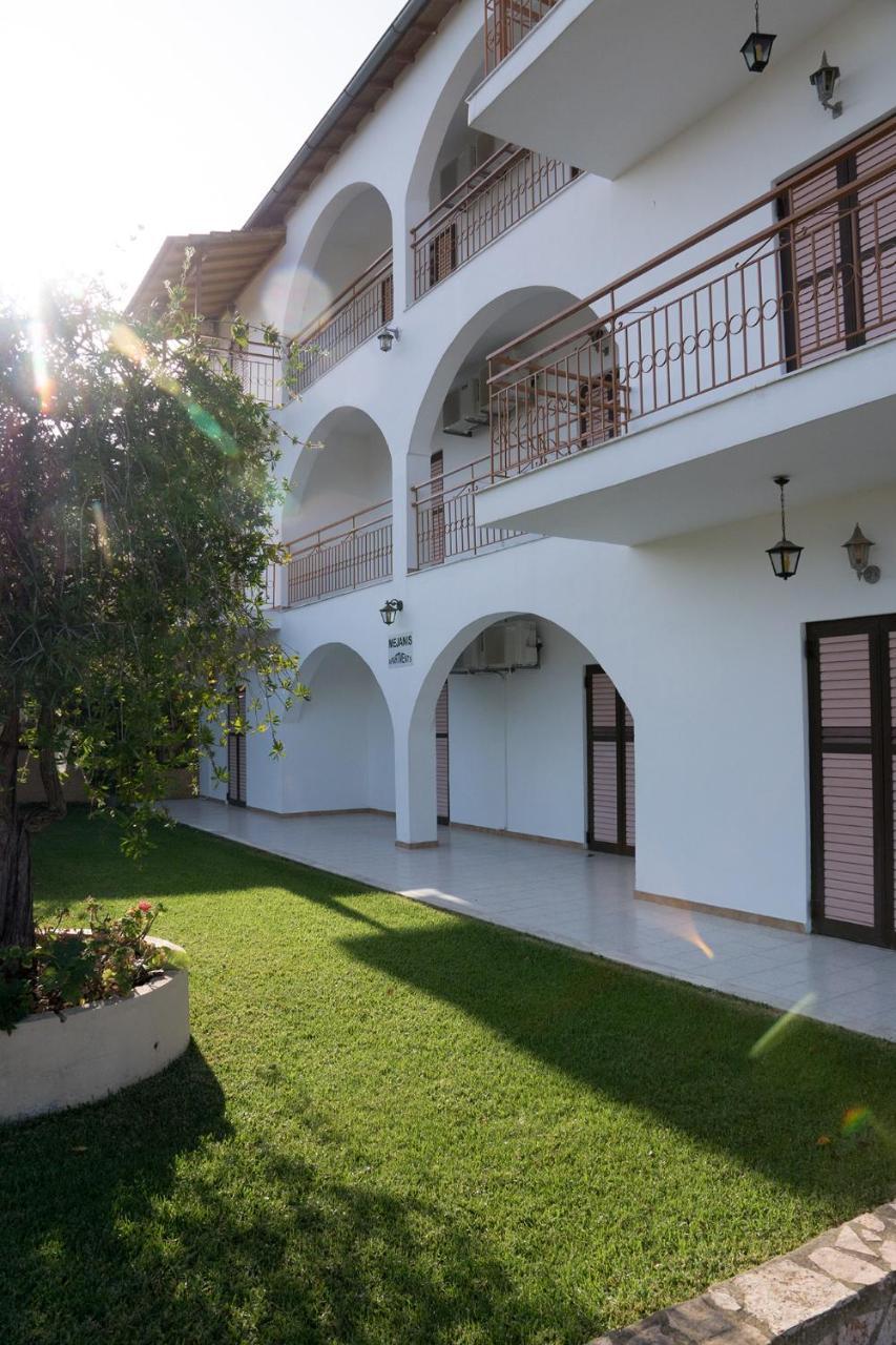 Mejanis Hotel