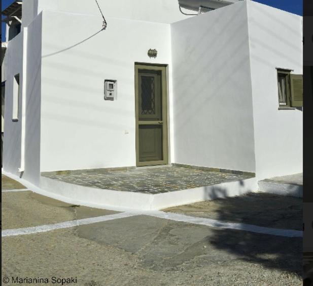 Spitaki Serifos Country house