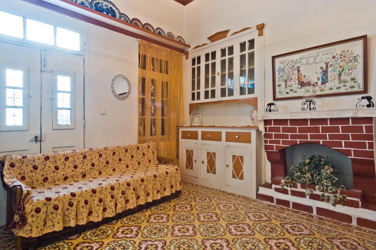 Hapsis Port Karpathos Town (Pigadia)