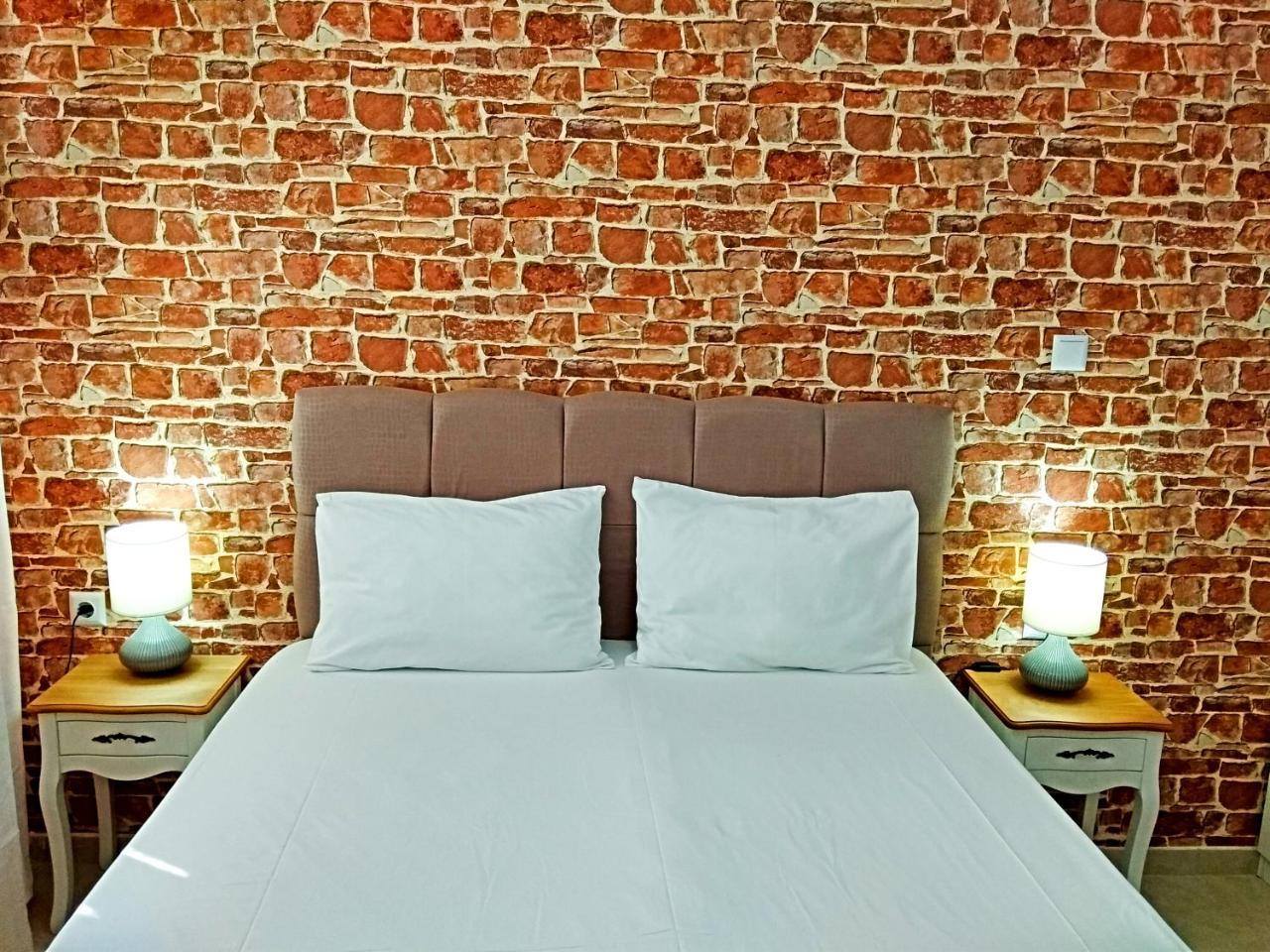 Iros Apartment