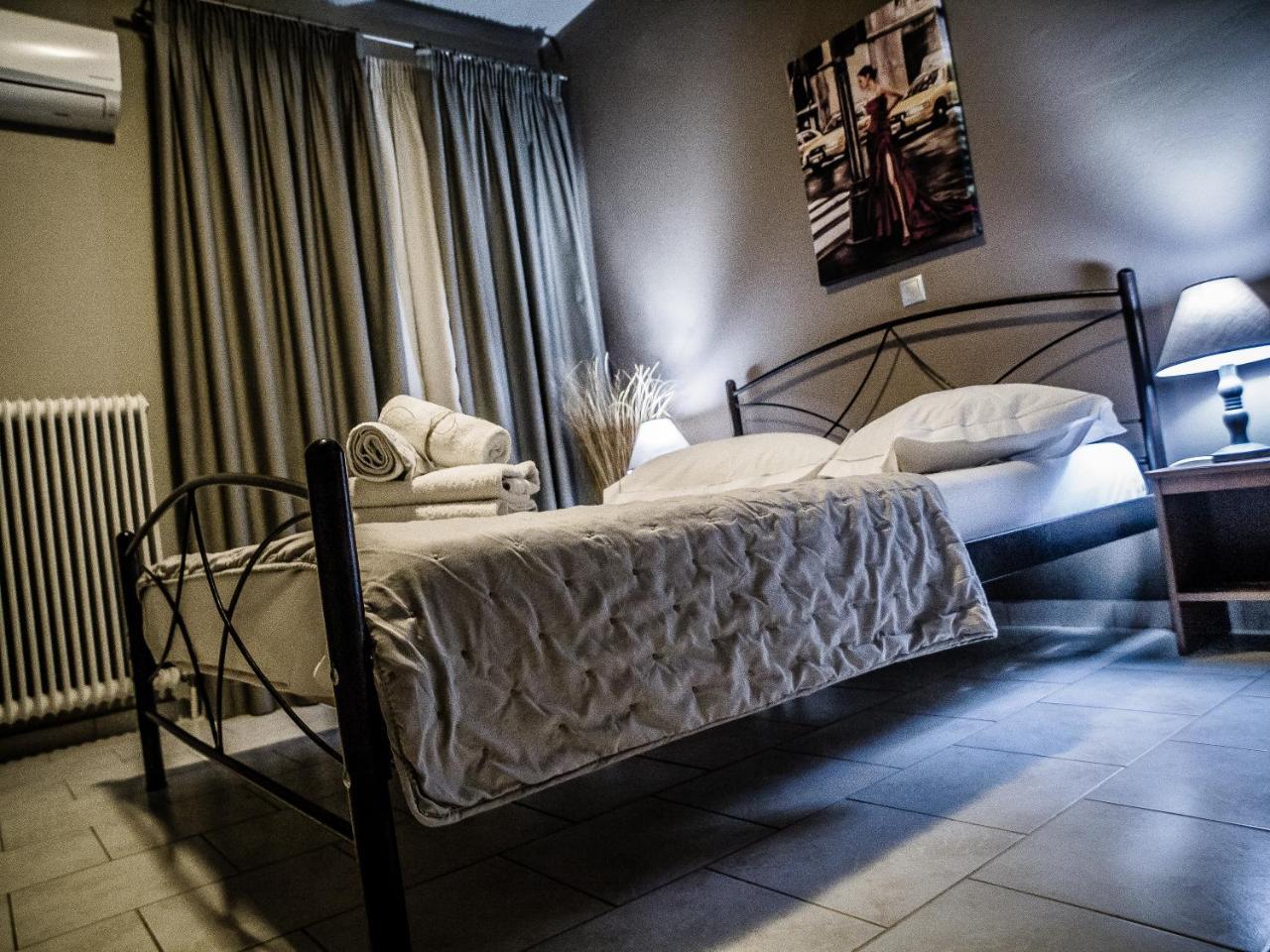 Gina'S Studios Aparthotel Aliveri
