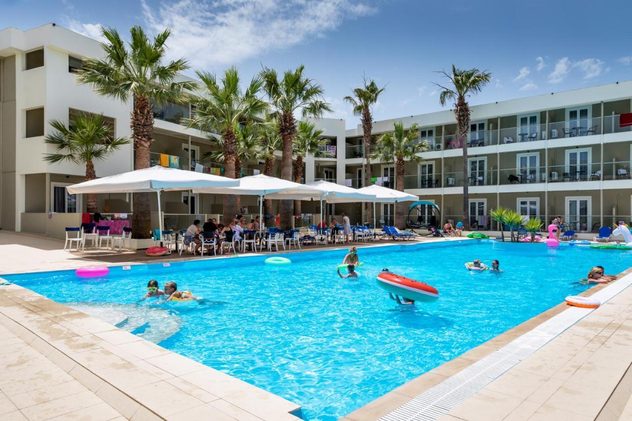 Hotel White Olive Premium Cameo