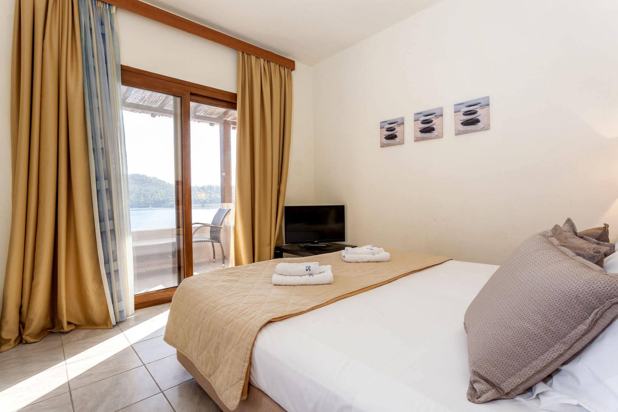 Blue Bay 3*