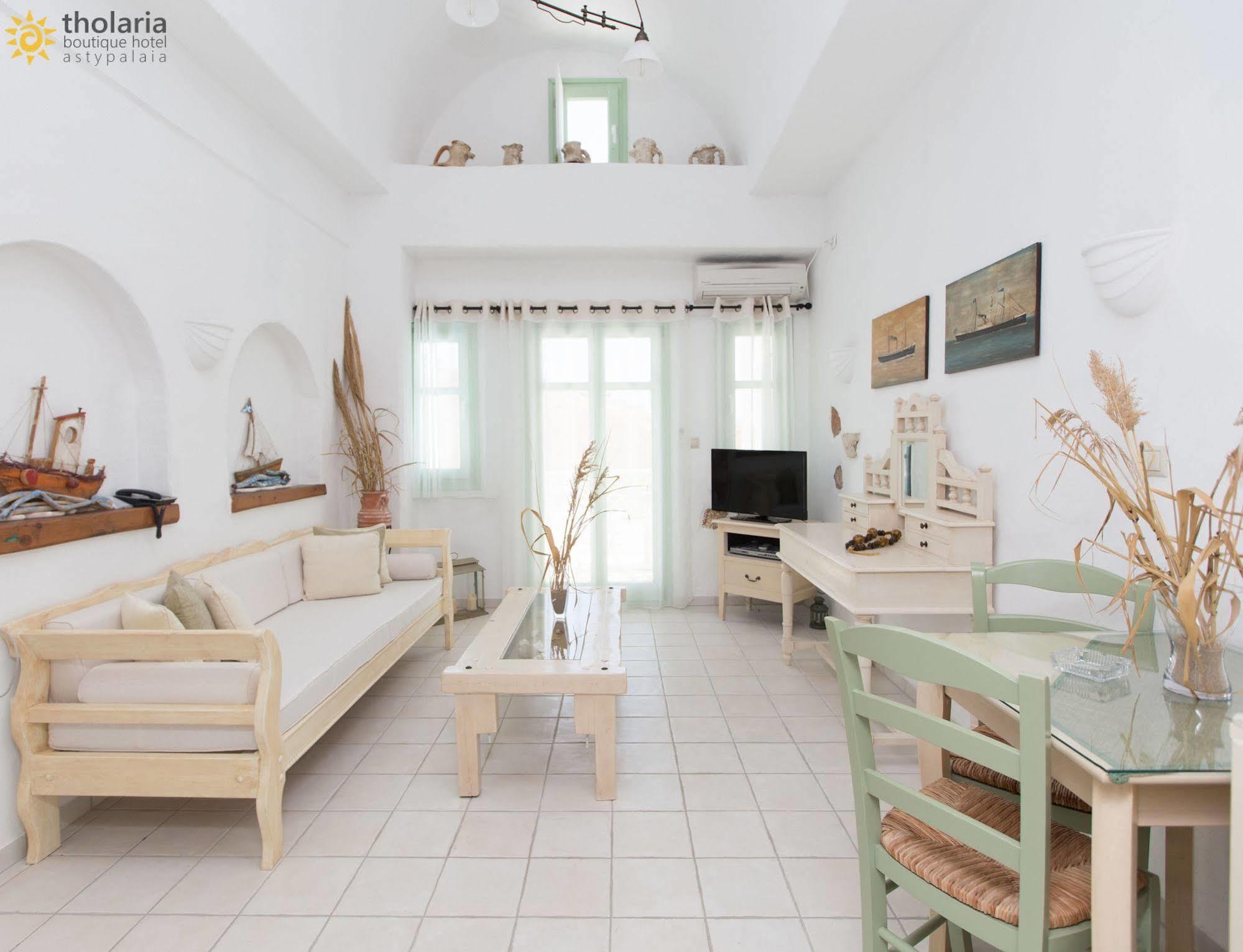 Tholaria Boutique Astypalaia