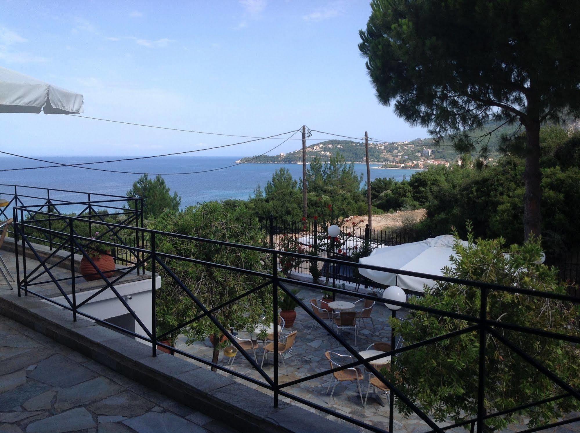 Travlos Aparthotel 3*