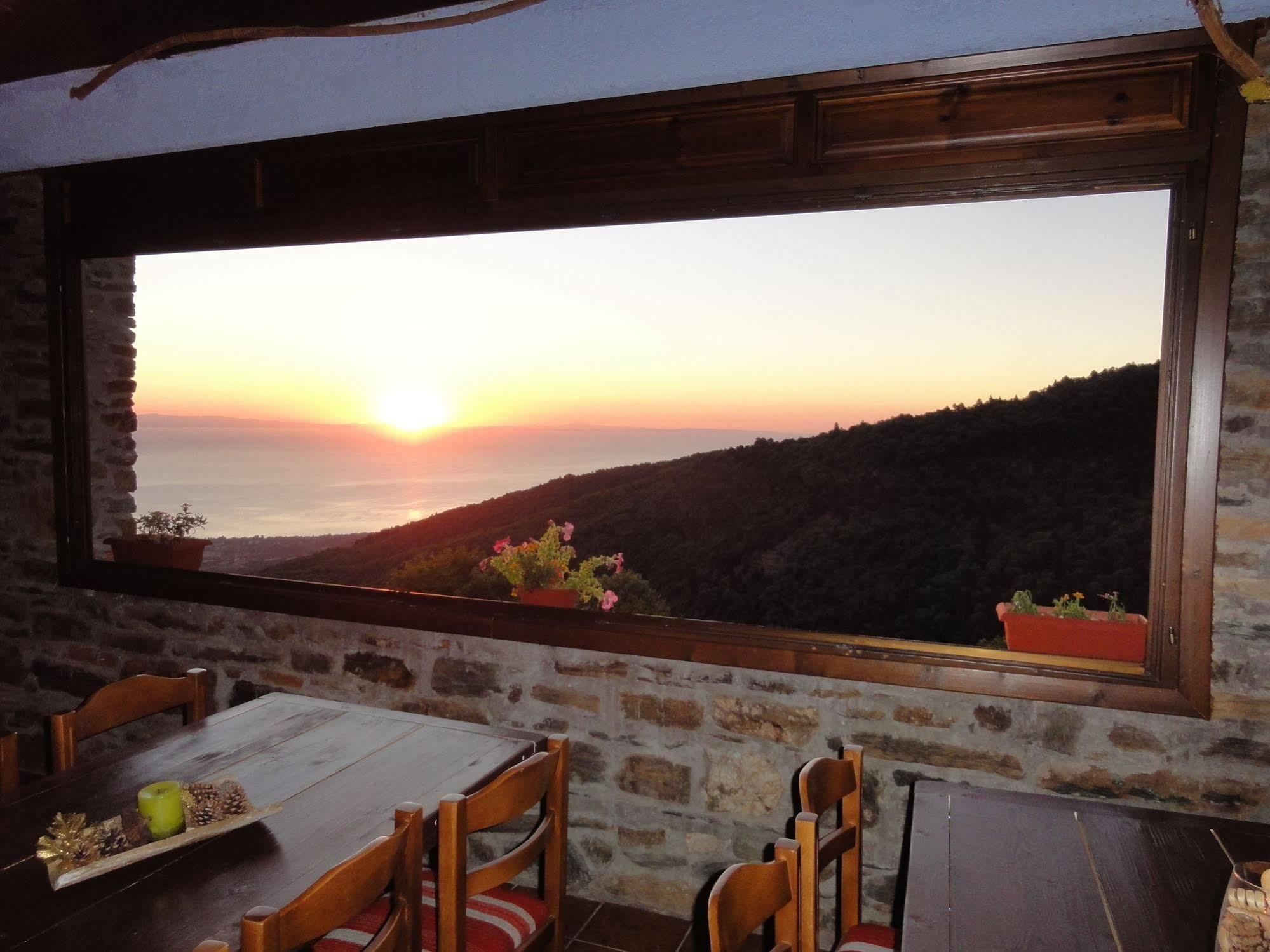 Sintrivanis Mountain Hotel