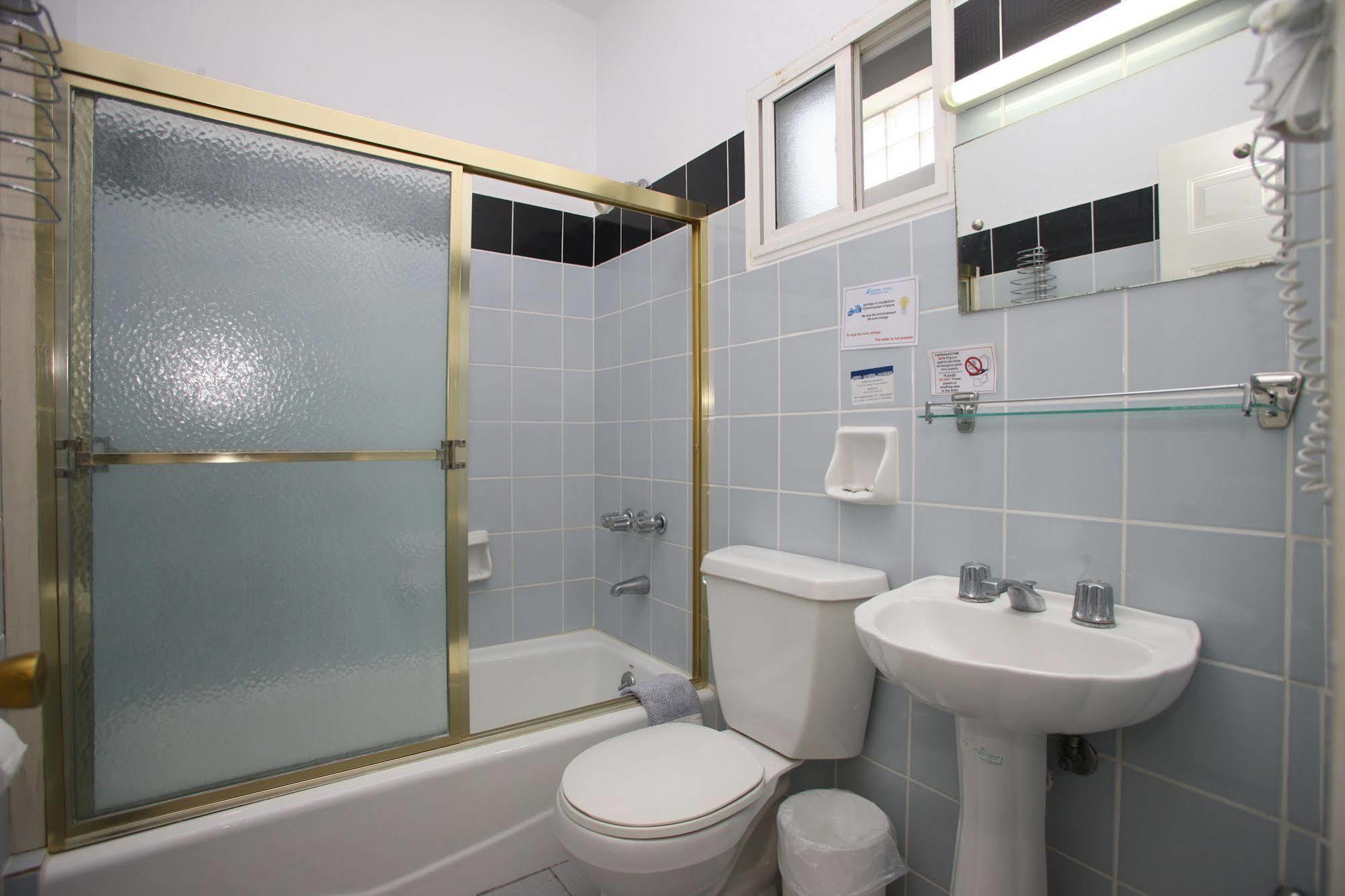 Dolphin Hotel Skopelos Town