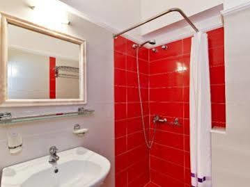 Petros Apartment *