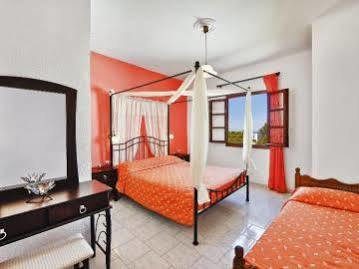 Apartment Petros Fira (Santorini)