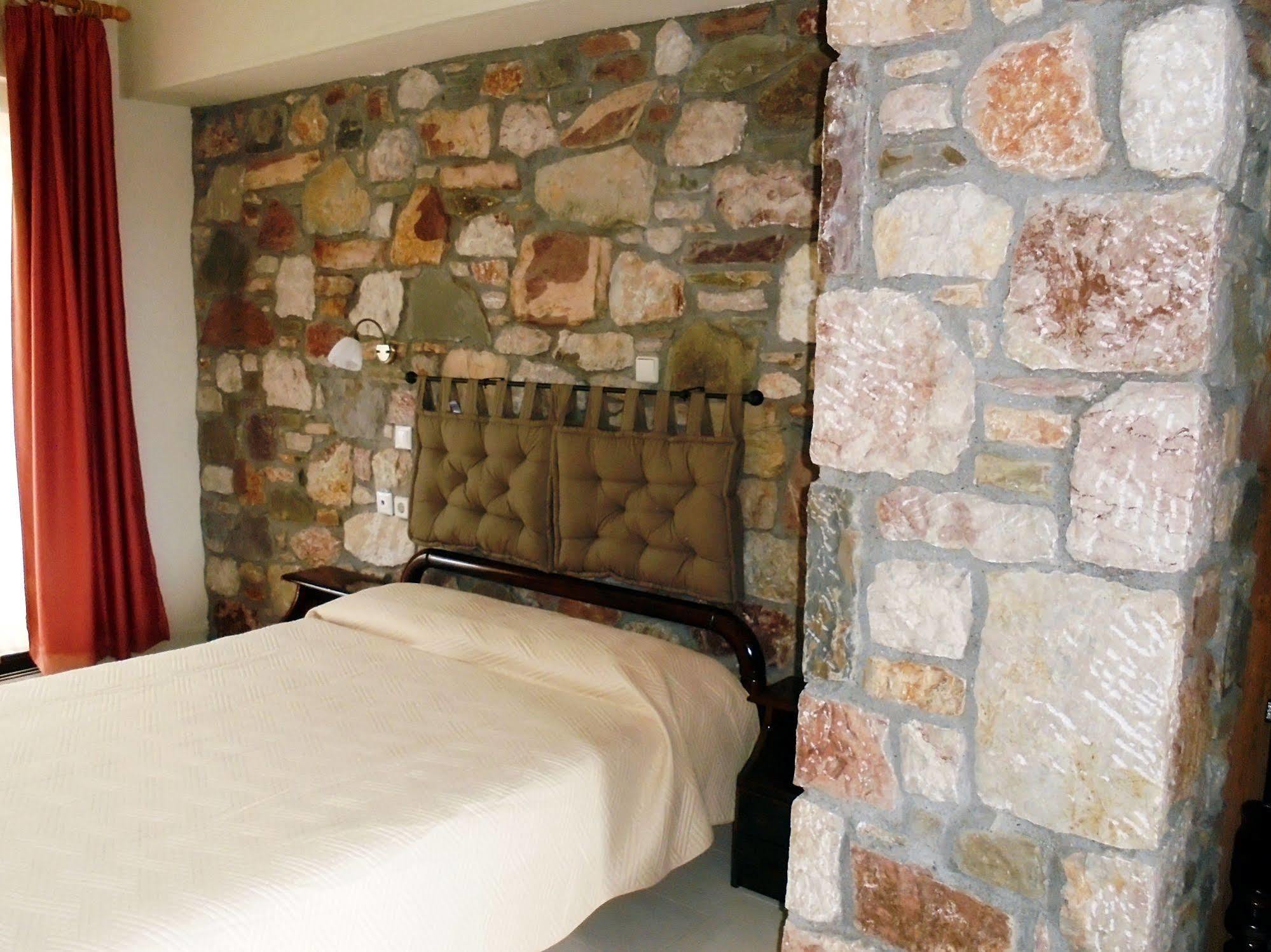 Ataviros Aparthotel 2*