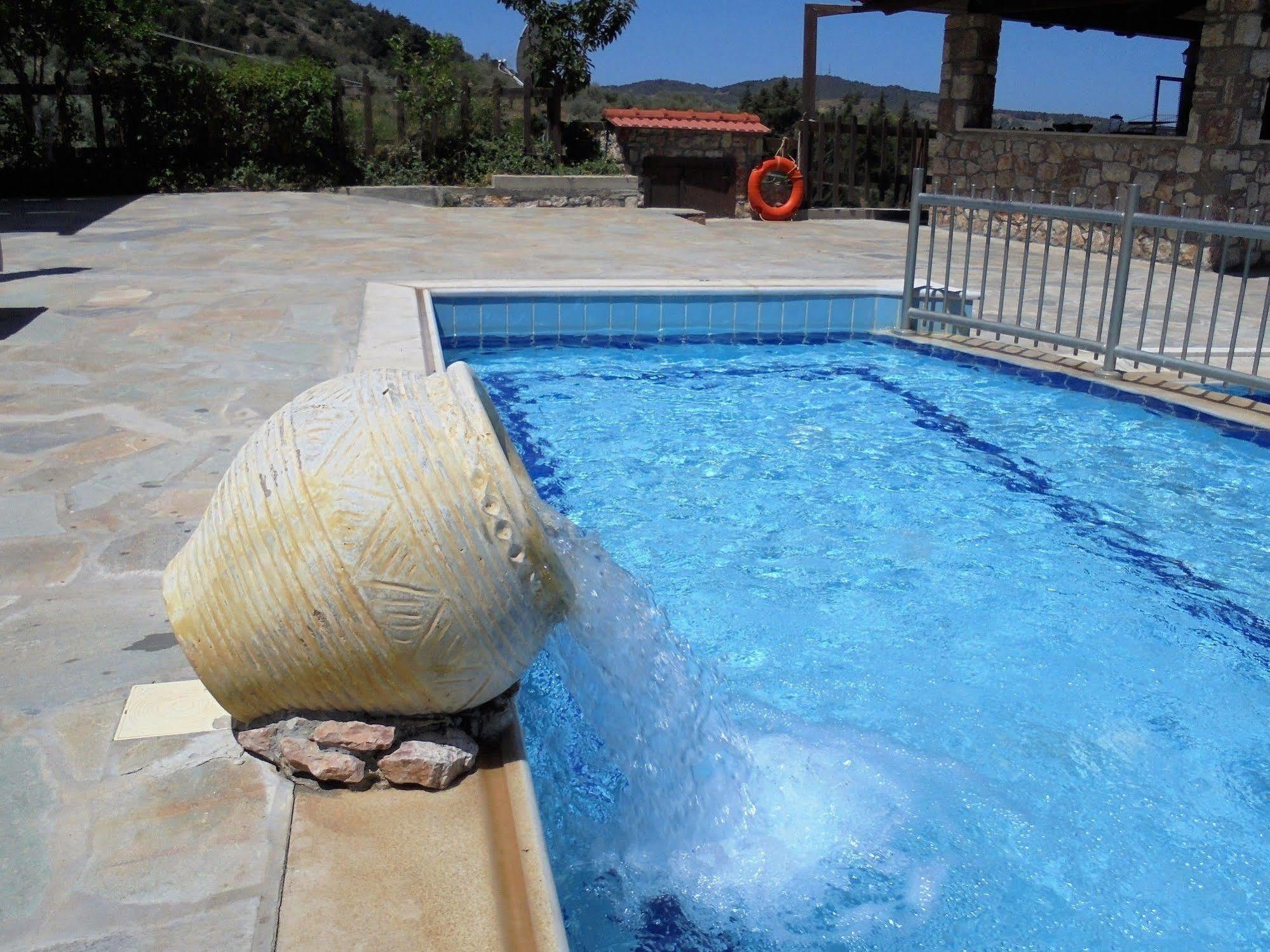 Ataviros Aparthotel 2*