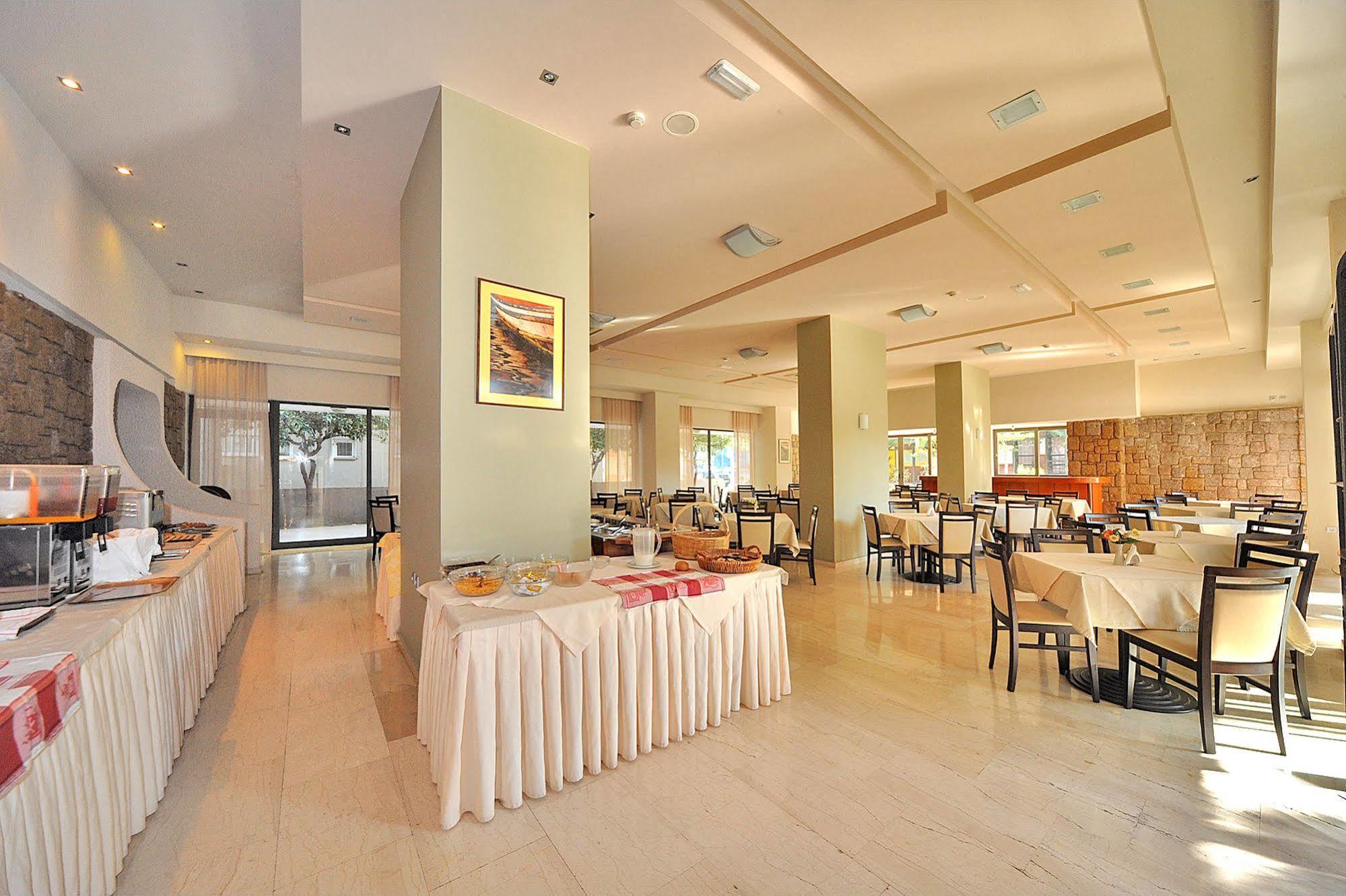 Saint Constantine Aparthotel 3*