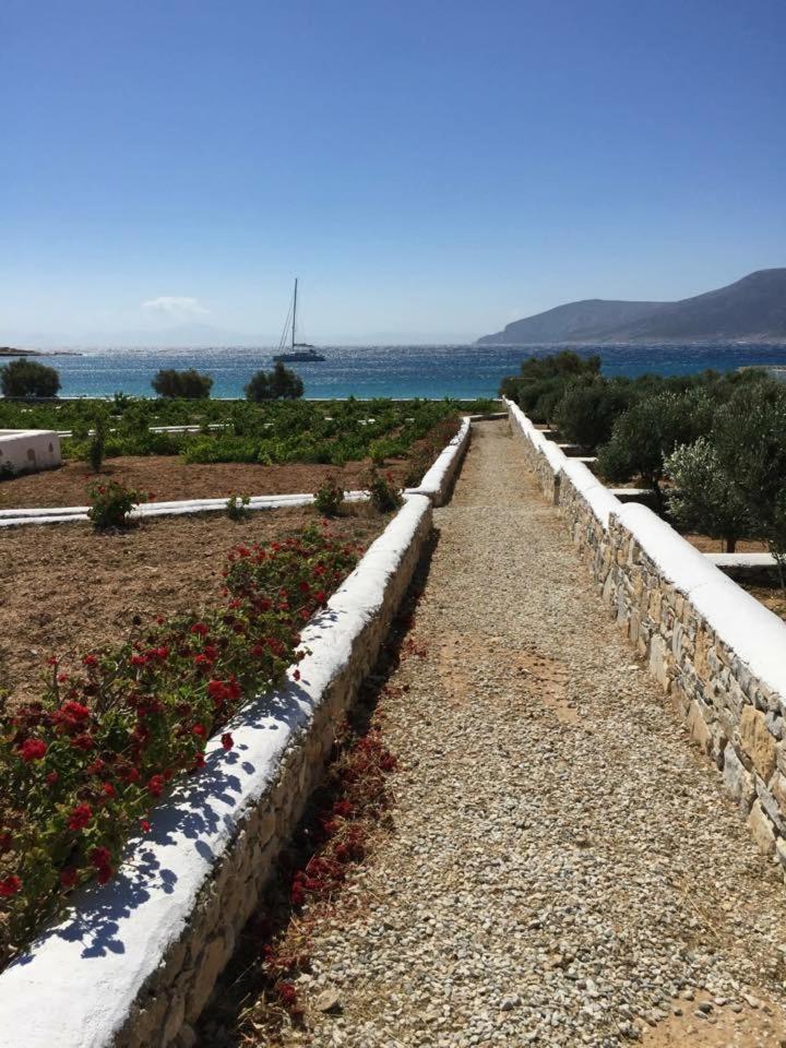 Fanos Hotel *