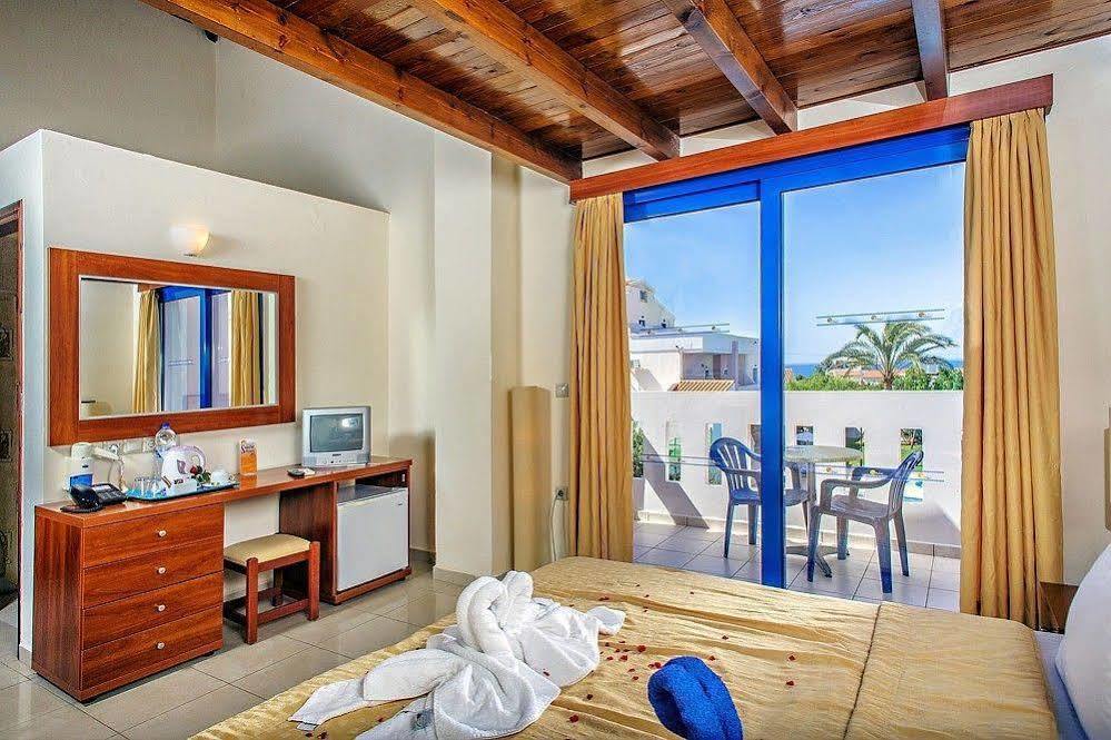 Hotel Adelais Tavronitis (Crete)