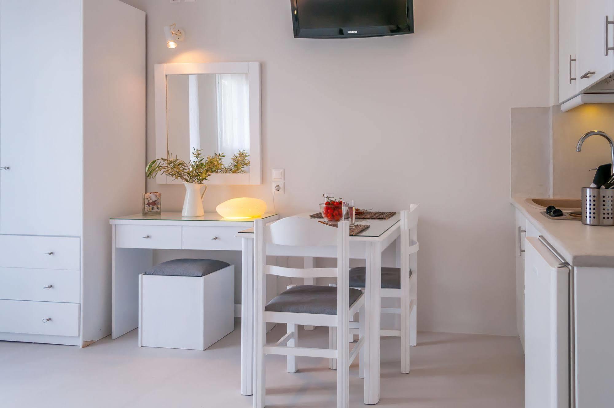 Milos Bay Suites