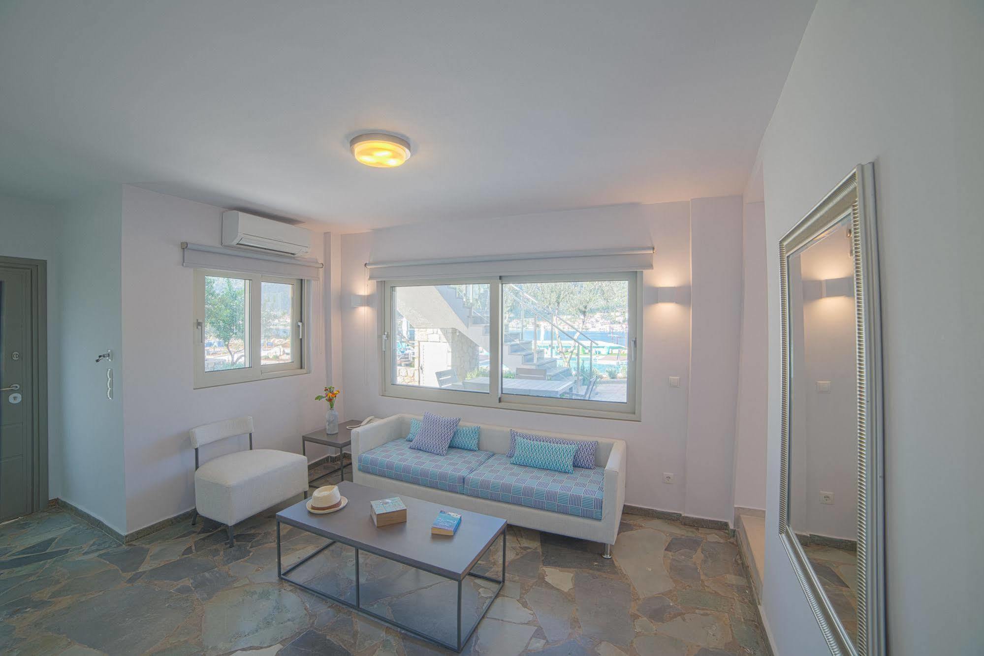 Lavender Cove 3*