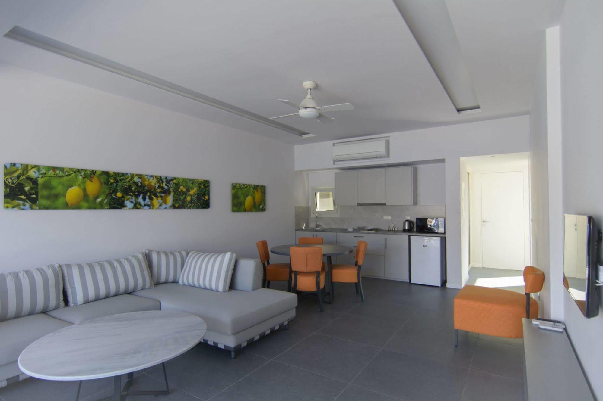 Aparthotel Lavender Cove 3*