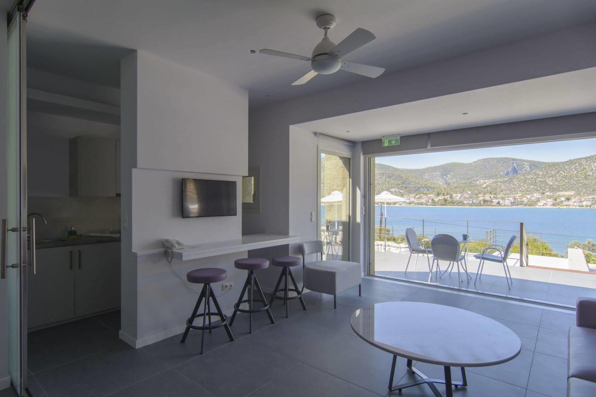 Lavender Cove 3*