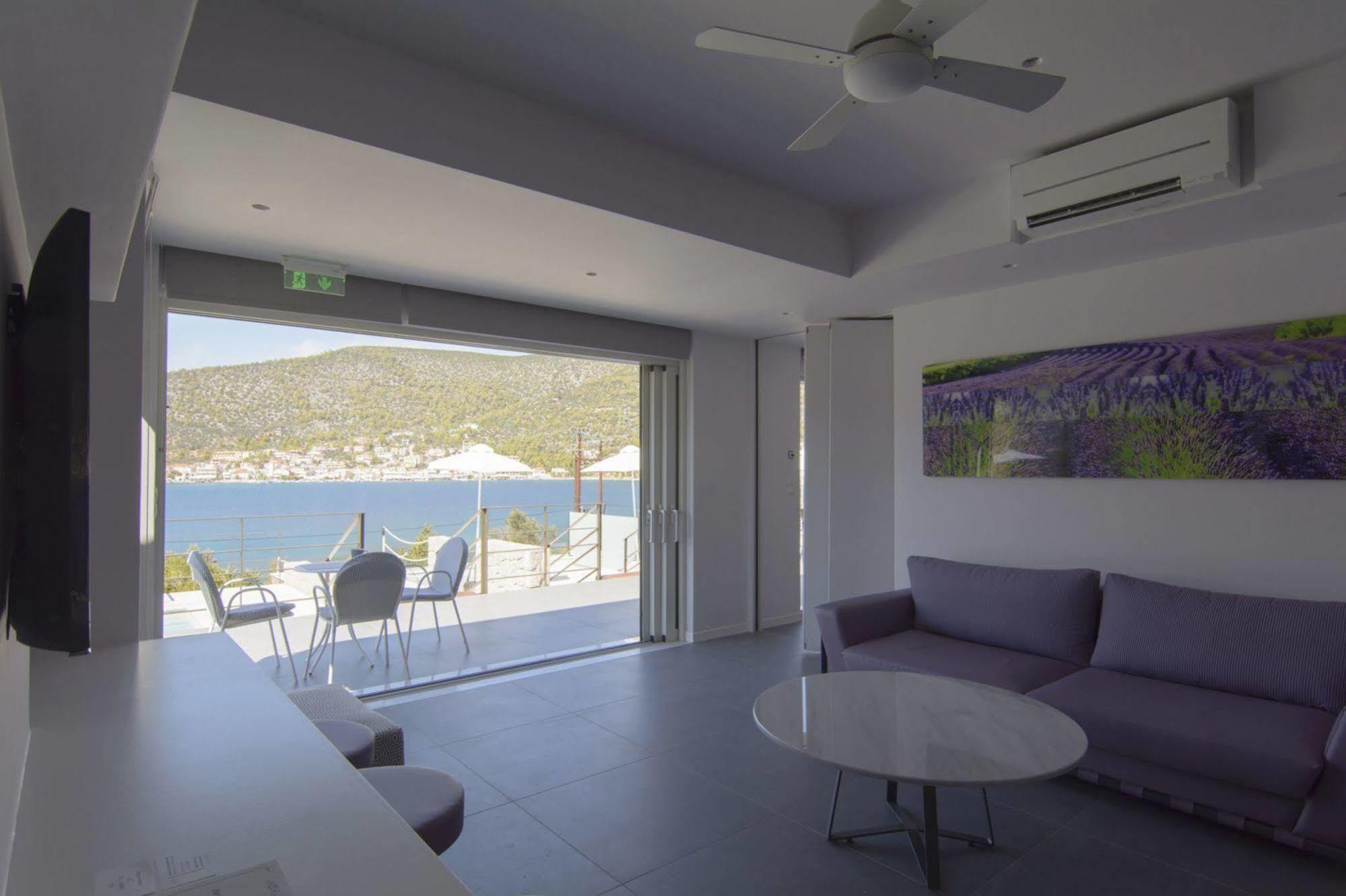 Lavender Cove 3*