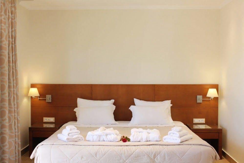Niriides Luxury Villas 3* Methoni (Messenia)