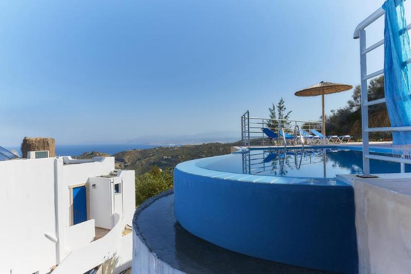 Fotoula Apts Hotel 2*