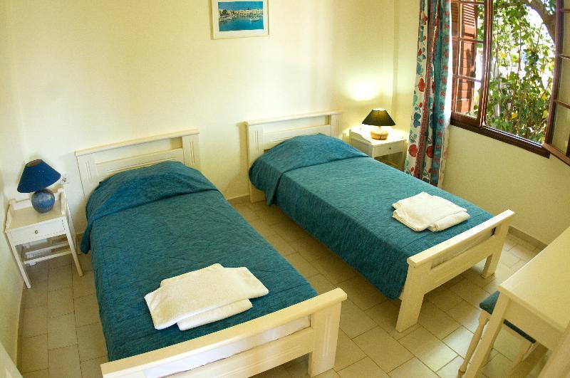 Aparthotel Alianthos