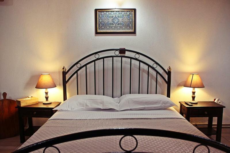 Aristotelis Traditional *