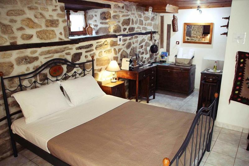 Aristotelis Traditional Hotel *