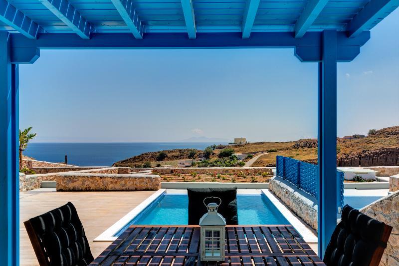 Desiterra & Resort Karterados (Santorini)