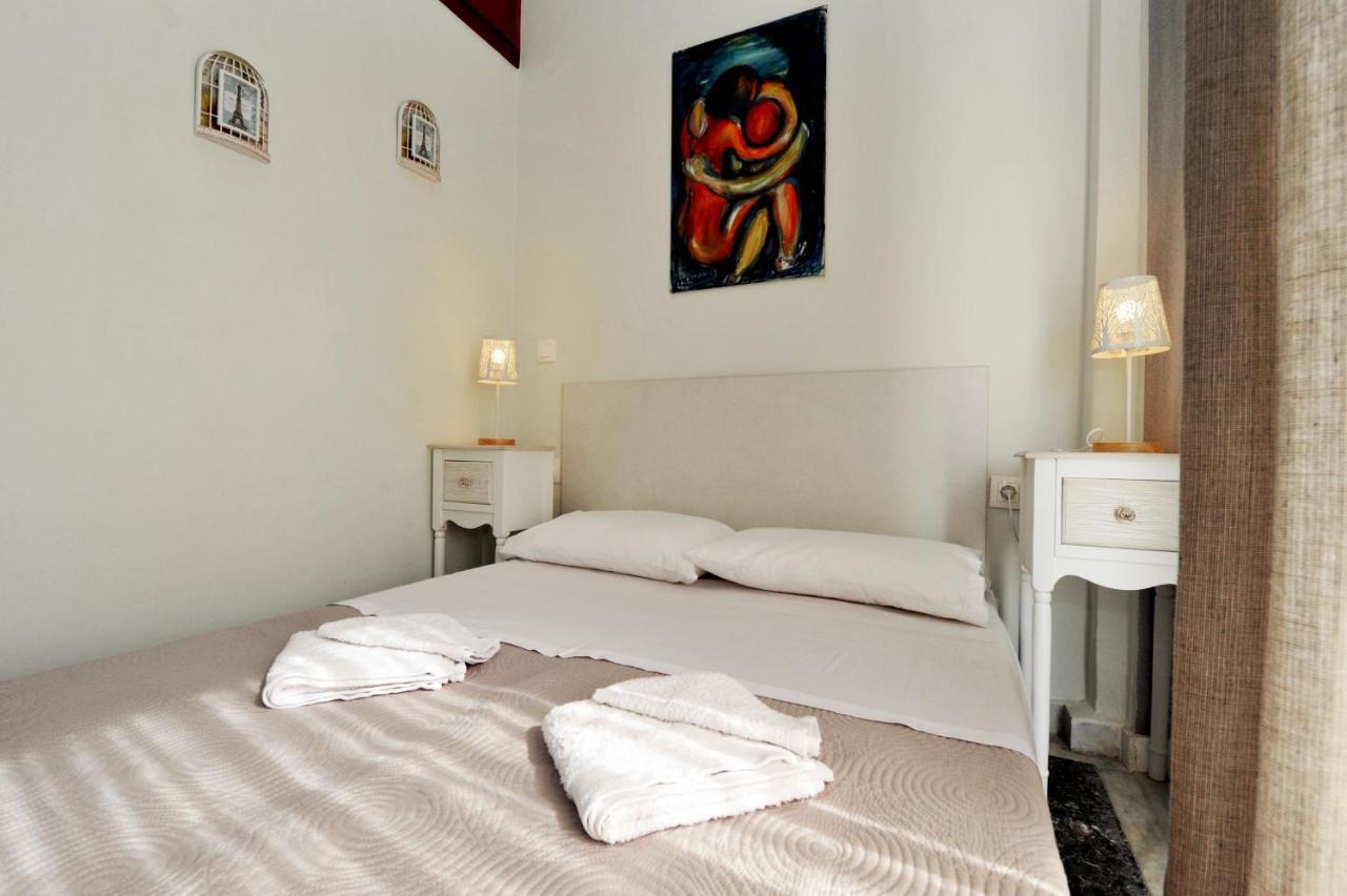 Themis 40 Steps From Apartment Paralia Dionysiou