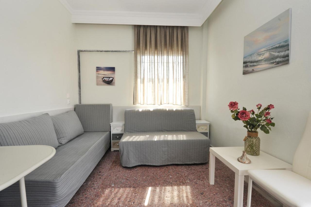 Themis 40 Steps From Apartment Paralia Dionysiou