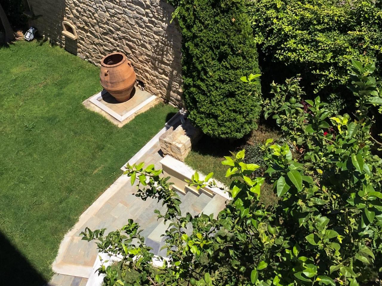 Dim Art Traditional Villa Margaritai