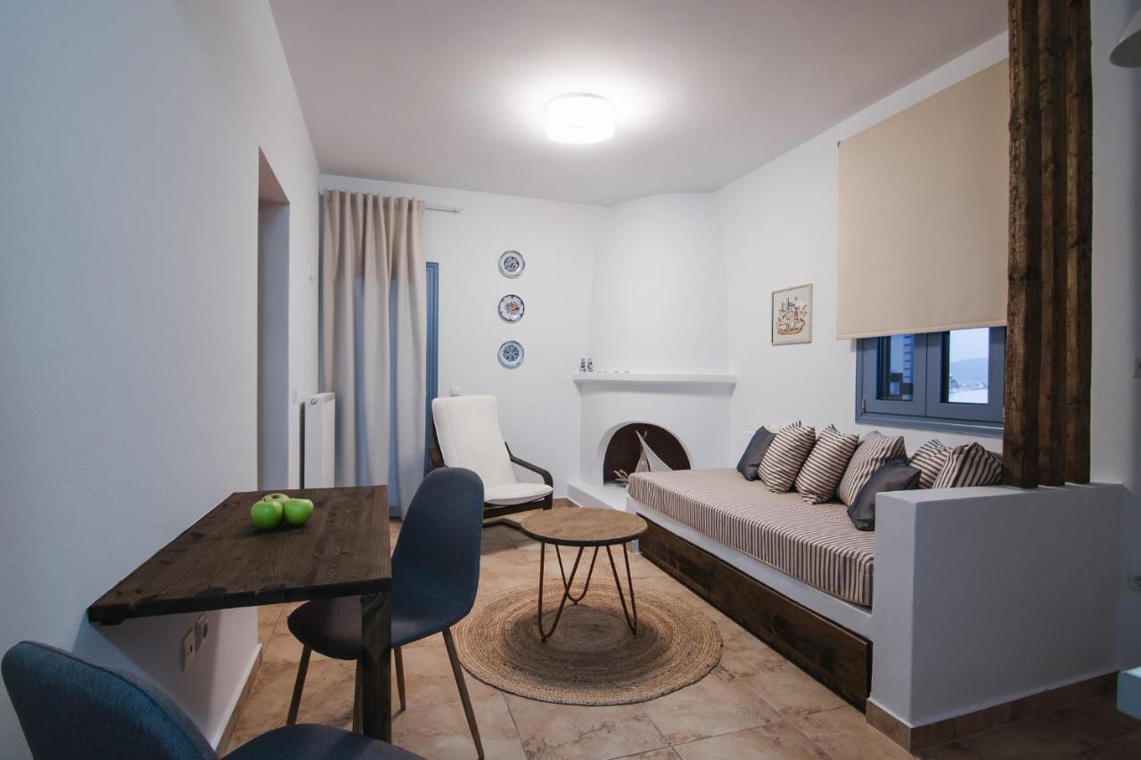 Kallisti & Apartment Skyros