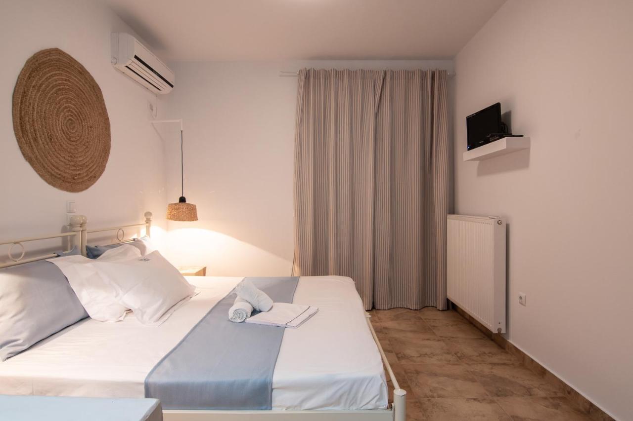 Kallisti & Apartment Skyros