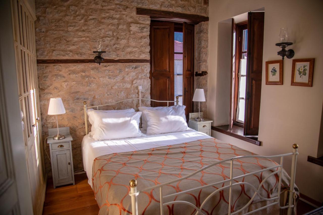 Epoches 3* Karpenisi