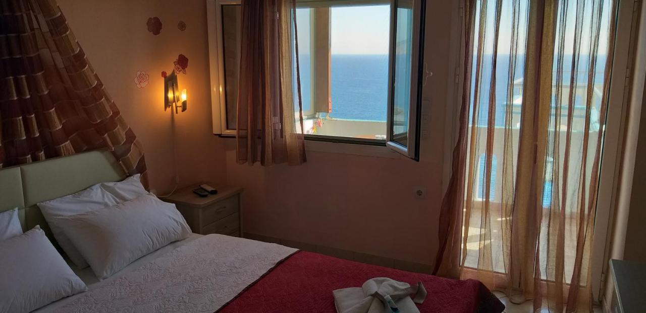 Delfini Aparthotel *